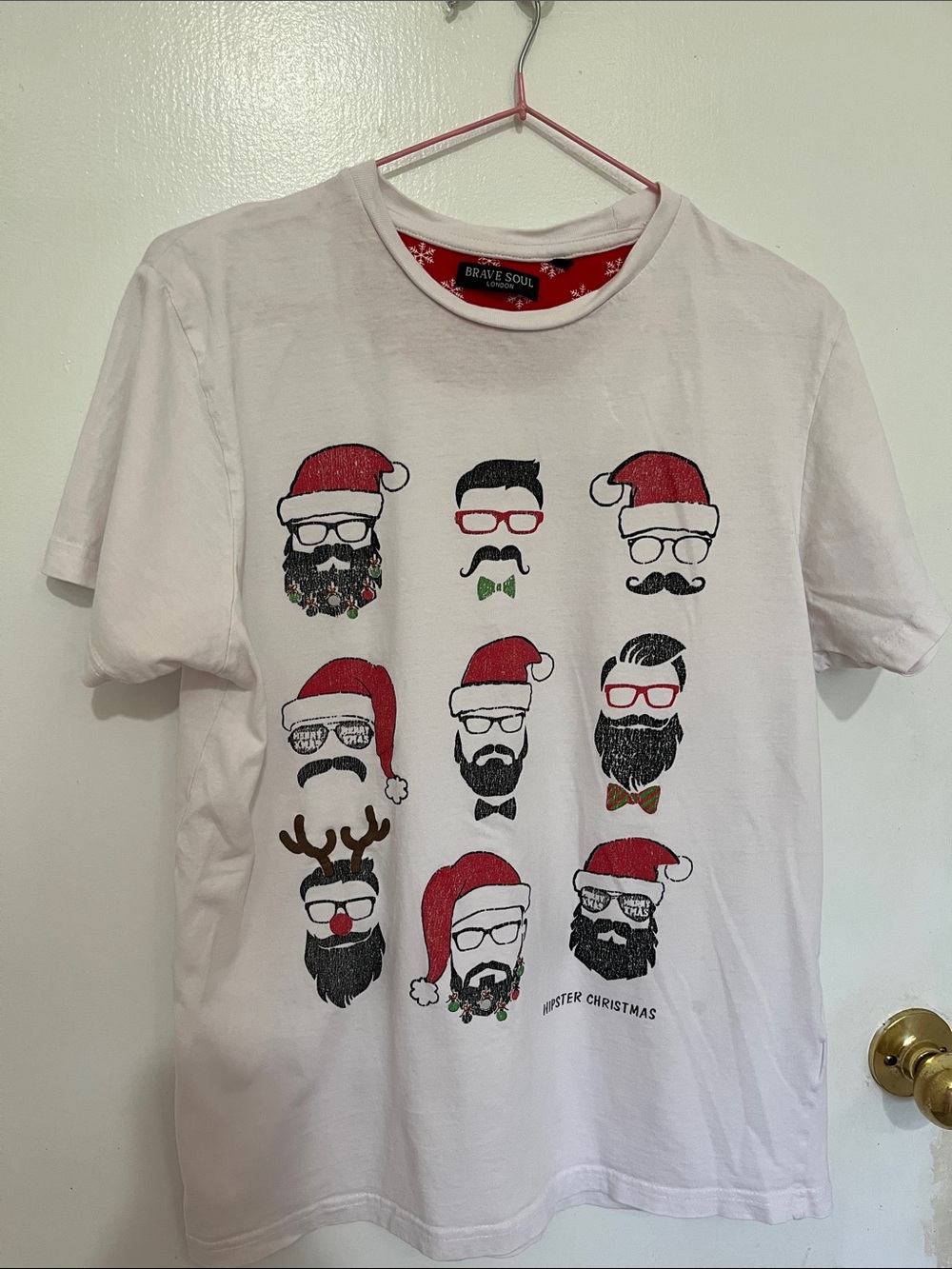 Brave Soul Men's White Christmas Graphic T-shirt Size Medium